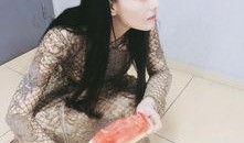 吃瓜裙分享,揭秘娱乐圈幕后故事，带你走进明星们的真实生活